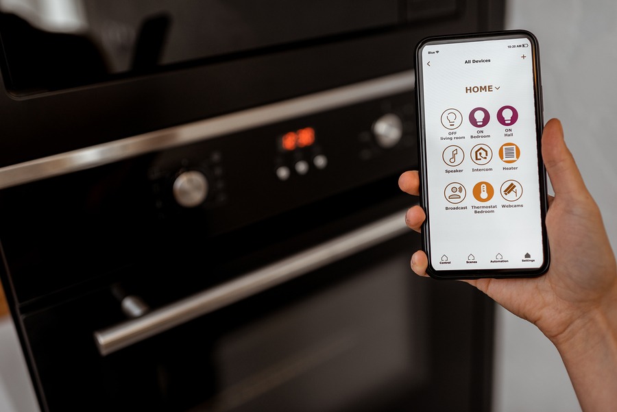 App-Controlling-Smart-Kitchen-Appliance-Oven